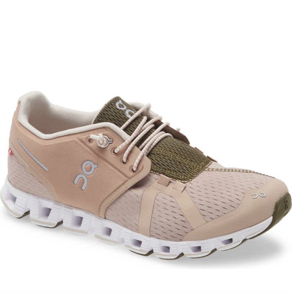 On Cloud Running shoe